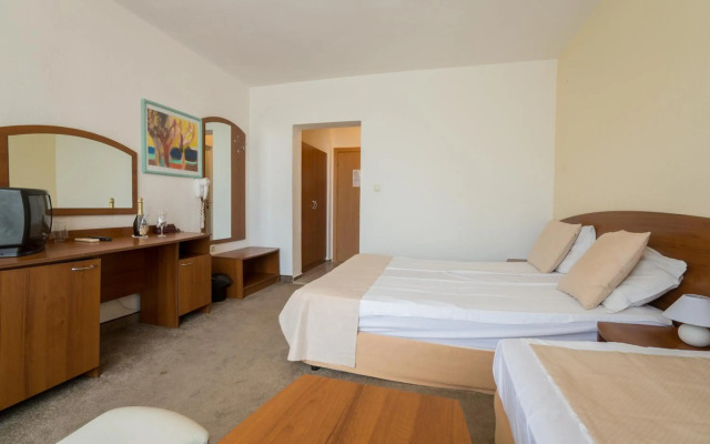 Perla Plaza Hotel