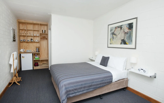 Bruny Island Escapes and Hotel Bruny