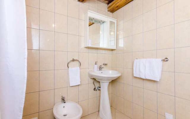 Amazing Home in Brotnice with WiFi, 3 Bedrooms & Hot Tub