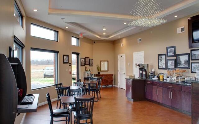 Luxbury Inn & Suites