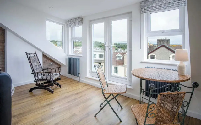 Overland Road 4 Bed House Mumbles