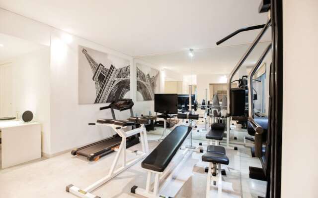 Perfect Athenian Villa