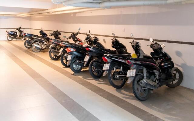 RedDoorz Plus near Lotte Mart D7