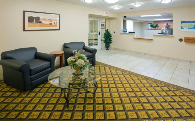 Candlewood Suites Milwaukee Brown Deer by IHG