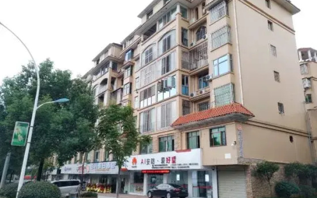 Zixing Baichuan Hotel