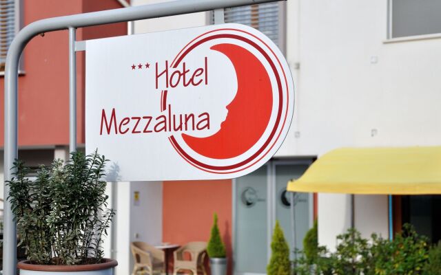 Hotel Mezzaluna