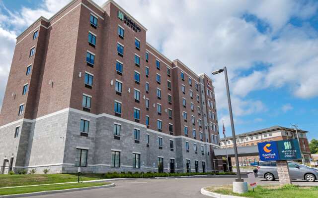 Comfort Suites Cincinnati University - Downtown