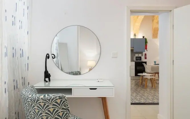Traditional APT with Internal Courtyard