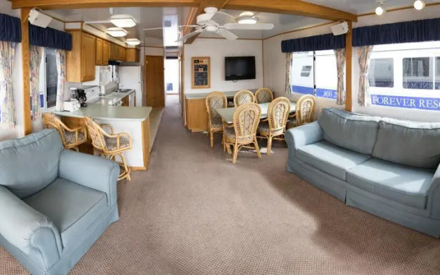 Antelope Point Marina at Lake Powell