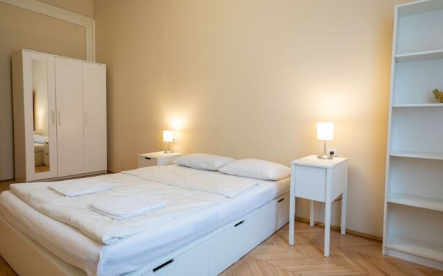 Lie On Me Lazy Simon