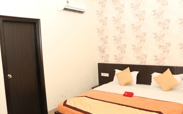 OYO 1075 Hotel City Home