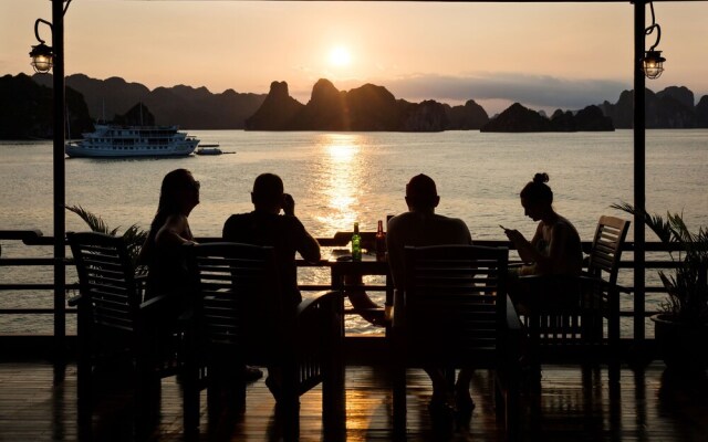 Pelican Halong Cruise