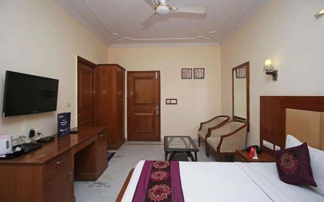 OYO 9011 Hotel Lohmod