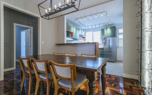 Apto bem Equipado c Wifi Lareira e boa Localiza o