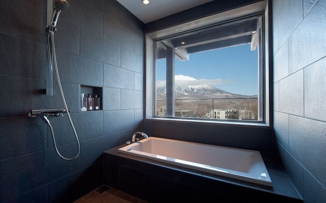 Akatsuki – Bathroom – Kutchan