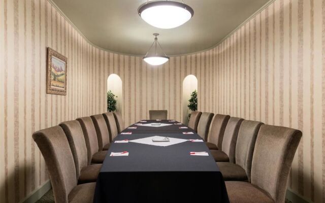 Ramada Topeka Downtown Hotel and Convention Center