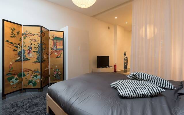 White Room Apartment