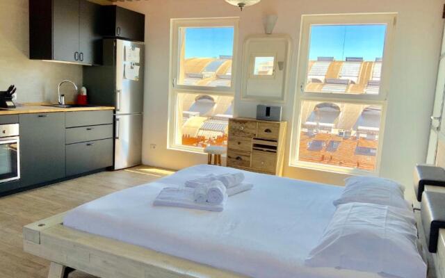 Luxury Studio Unique View Near Main Station