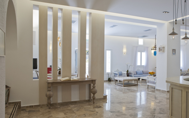 Kamari Hotel