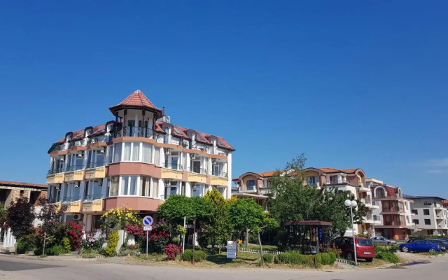 Sunny Island Obzor