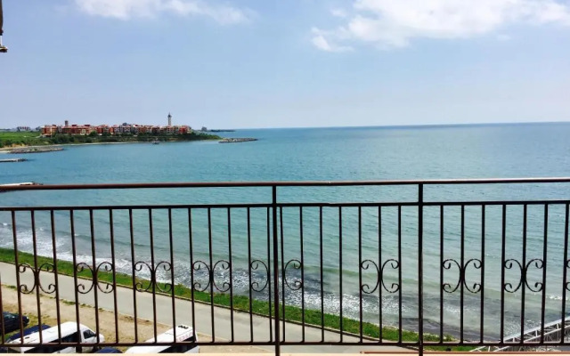 Apartments in Grand Midia Aheloy Palace
