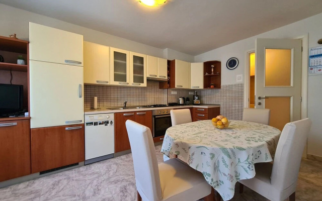 Apartment 1389