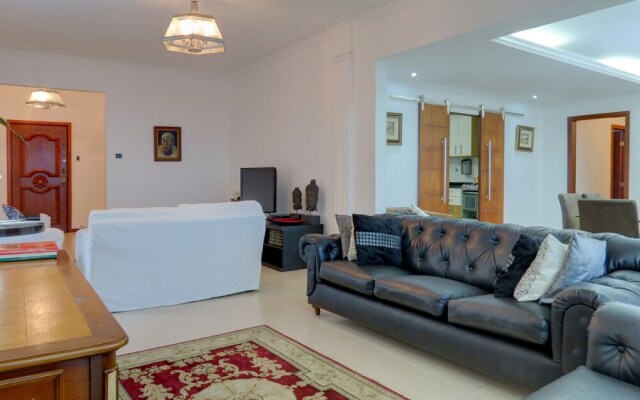 LinkHouse Wonderful Beachfront 4-BDR C11-008