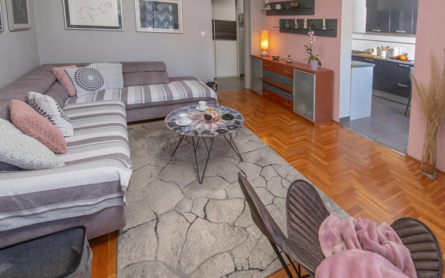 Apartment Point