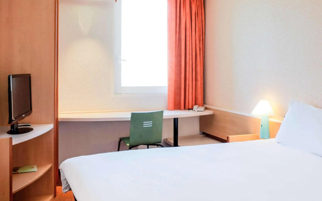 ibis Lyon Est Bron
