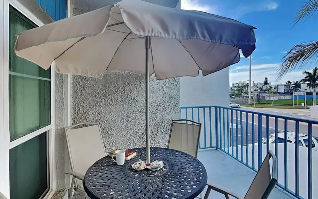 Madeira Beach Yacht Club 247F by Distinctive Beach Rentals