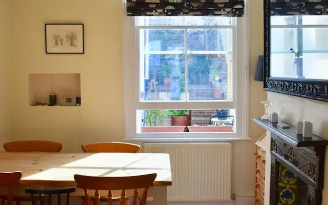 Bright 2 Bedroom House in Central Brighton