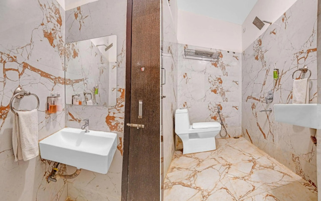 Super OYO Townhouse 931 Hotel Benchmark Vijay Nagar