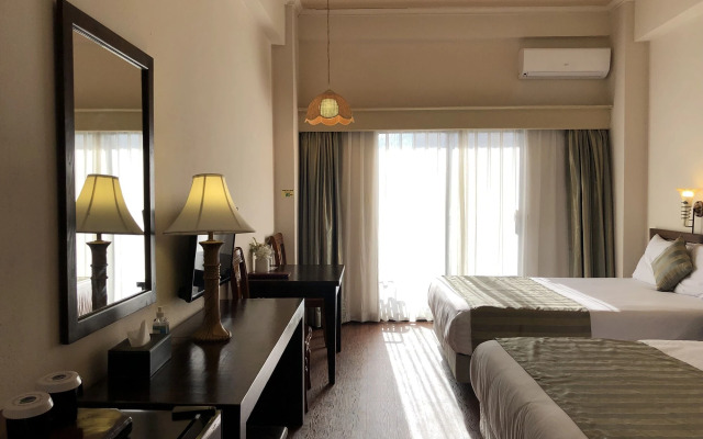 Holiday Saipan Hotel