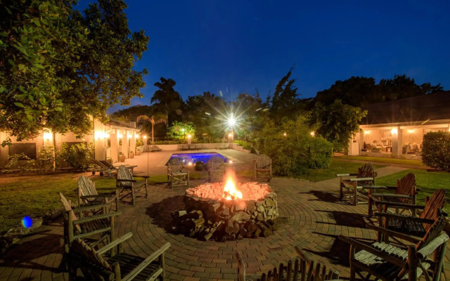 Monkey Thorn Guest Lodge
