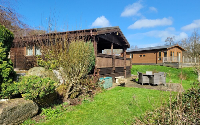 Immaculate 2-bed Lodge Next To Lake