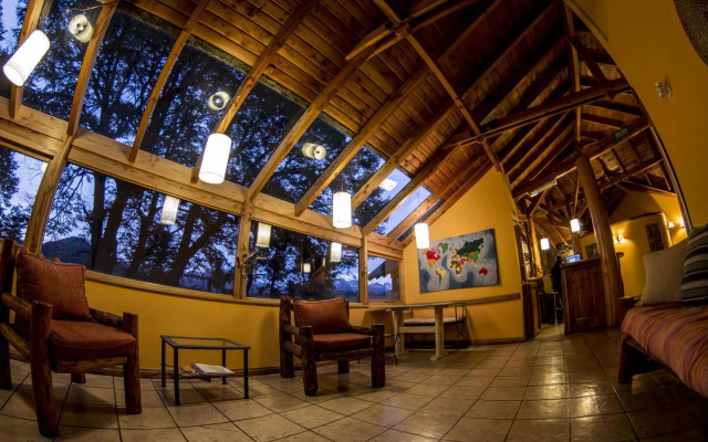 Peninsula Petit Hotel