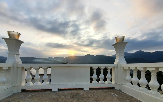 Daddy Dream Hotel and Residence