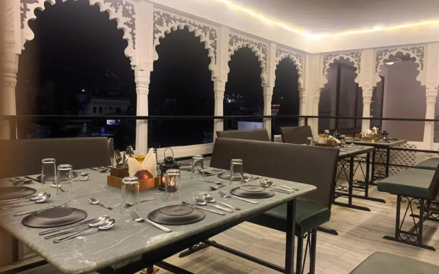 Pine Haveli
