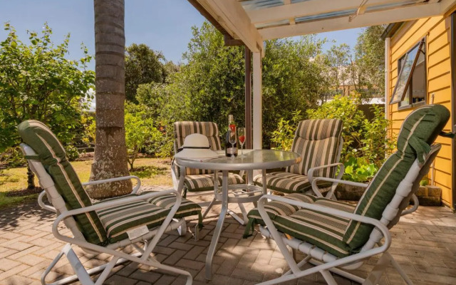 The Olive Grove Retreat - Matarangi Holiday Unit
