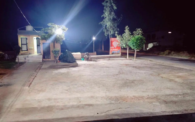 Pop Hotel Brijwasi Inn