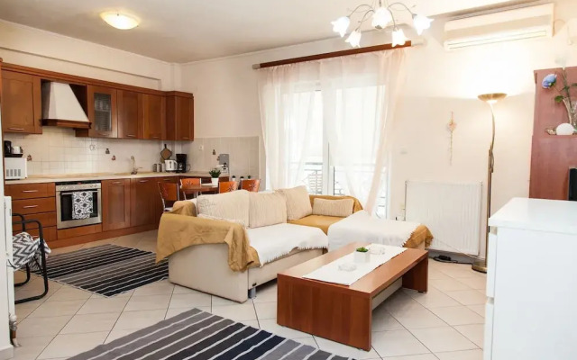 Cozy apt in Peristeri near Metro station