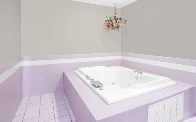 Quality Inn & Suites Howe - Sturgis