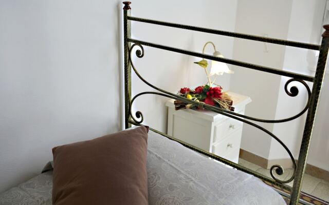 Colonna Apartment with Terrace