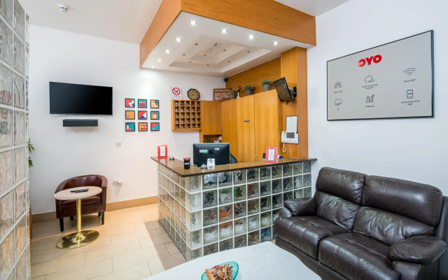 OYO Abbey Hotel, London Shepherd's Bush Market