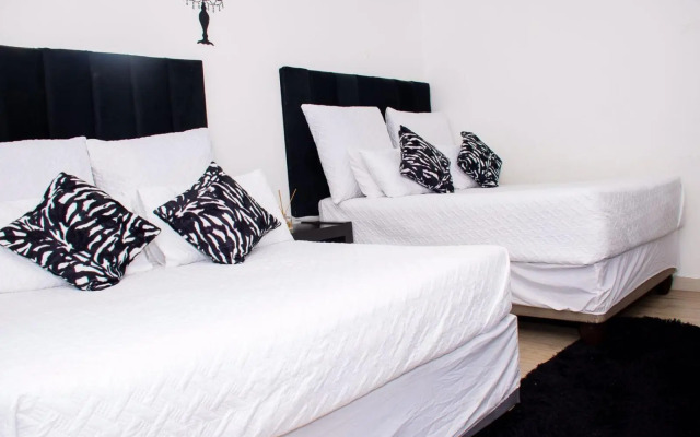 Selina Airport Lodge #Emzini