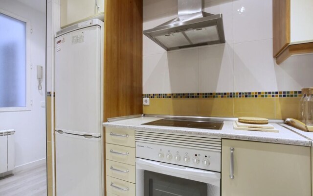 Near Reina Sofia Museum. 6Pax. 2Bedrooms. Reina Sofia Iii