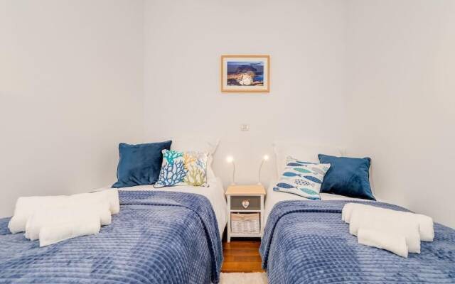Beach & Palms Apartment