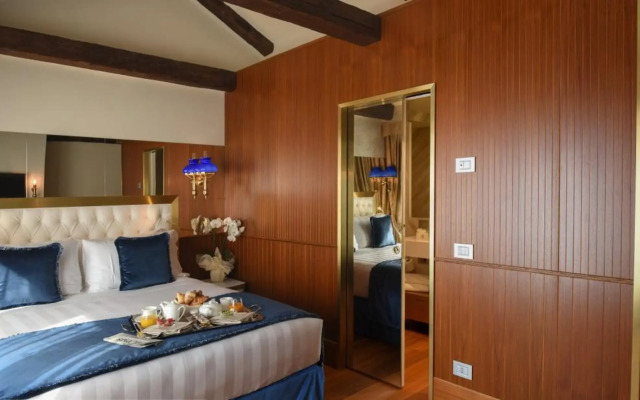 Santa Croce Boutique Hotel