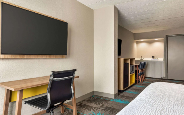 Days Hotel by Wyndham Allentown Airport / Lehigh Valley