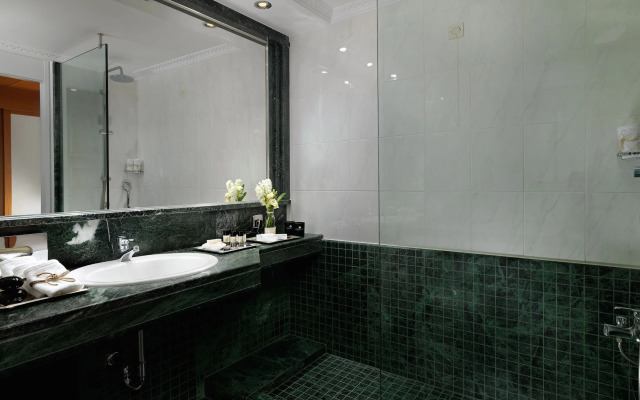 Divani Apollon Palace & Thalasso